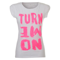 Γυναικείο τοπ "Turn me on" T-Wall